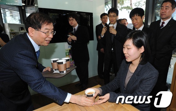 뜨락 이미지