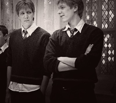 해리포터 마지막 시사회에서 우는 엠마 왓슨.... | 인스티즈