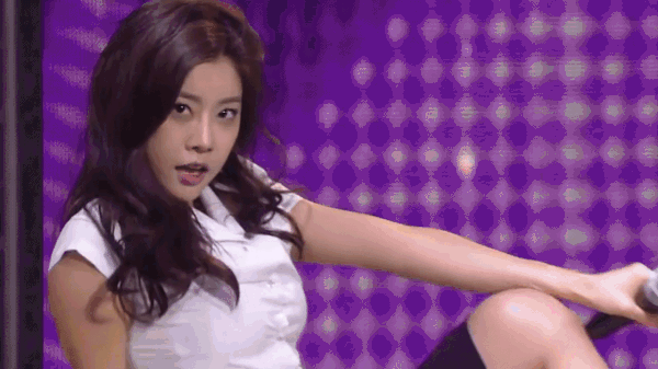 이쁜여자를 봣을때 남자의 표정 | 인스티즈