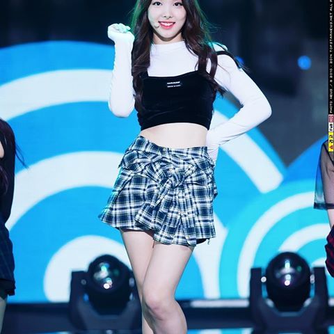 나연이 긴생머리 | 인스티즈