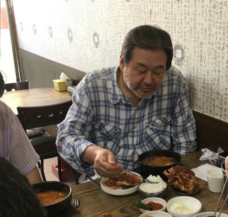 서민들과 함께하는 김무성.JPG | 인스티즈