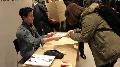 타이밍하면 역시 김수현.gif | 인스티즈