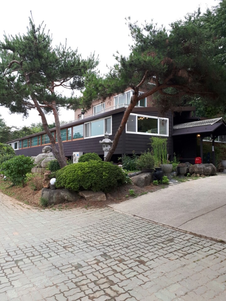 호수에 그림하나 이미지