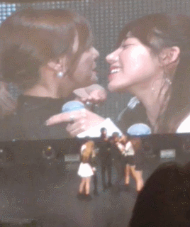 빼빼로게임하는 에이핑크.gif | 인스티즈