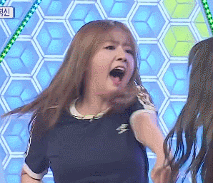 근본없는 윤보미 건강 댄스.gif | 인스티즈