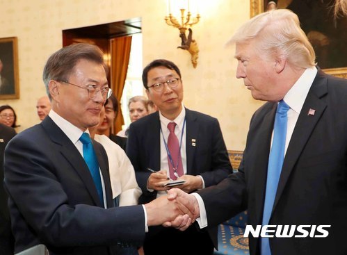 한 중 일 미국과 정상회담 악수와 분위기.JPG | 인스티즈