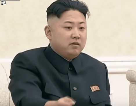 아니 저 누나는 맨날 손을 왜 저러는 거야? | 인스티즈