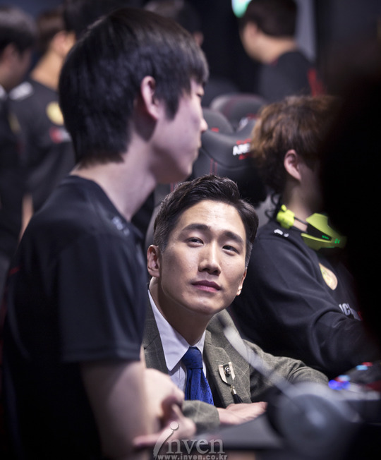 [LOL] 라이엇 일러스트레이터 타릭 일러스트 표절 논란 | 인스티즈