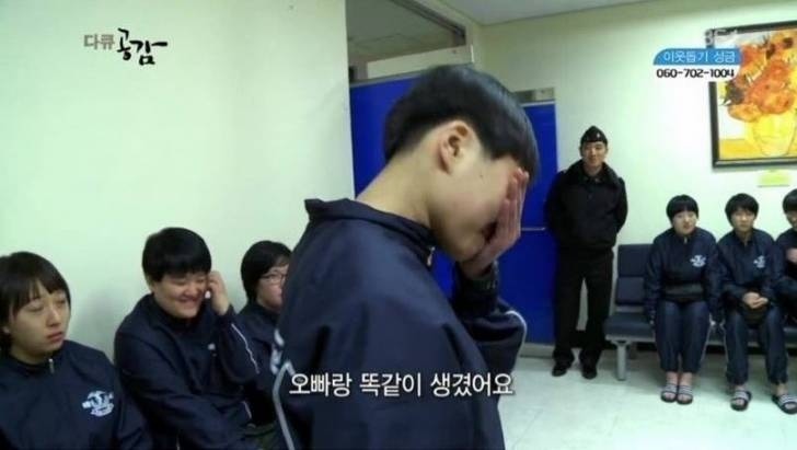 여군이 머리를 깎고 우는 이유 | 인스티즈