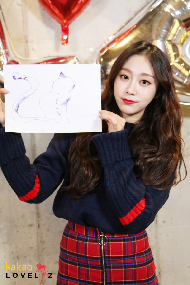 카톡 러블리즈 플친에 올라온 데뷔 2주년 사진.jpg | 인스티즈