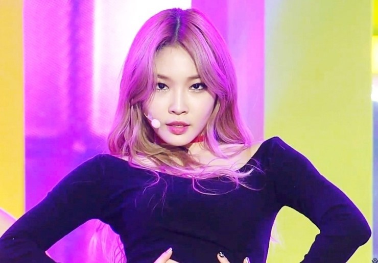 도도했던 임나영과 얌전한 김청하가 까불기 시작한 이유 | 인스티즈