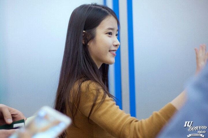 아이유 황청 코디.jpg | 인스티즈