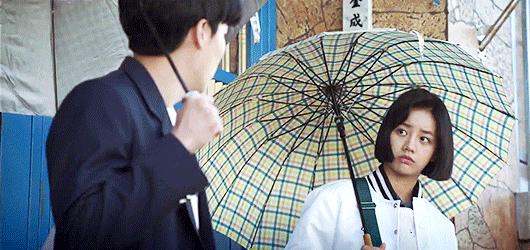 [응답하라1988] 덕선을 연기한 혜리가 기억하는 정환&덕선 명장면.gif | 인스티즈