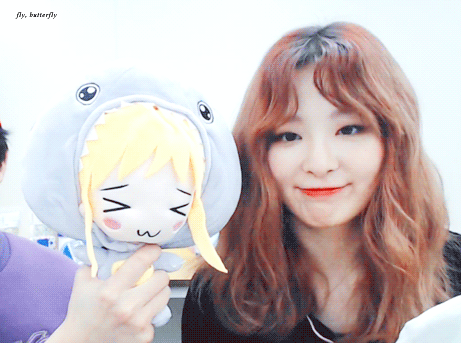 140mb+) 귀여운 슬기 눈웃음.gif | 인스티즈