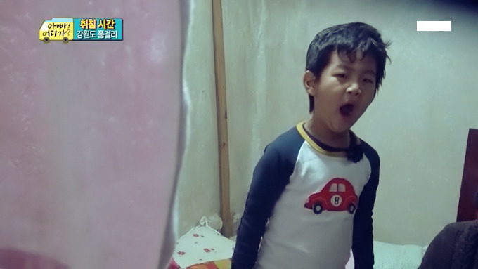[아빠어디가] 준수 얼굴에 못생김이 묻었던 순간들ㅋㅋ.jpg | 인스티즈