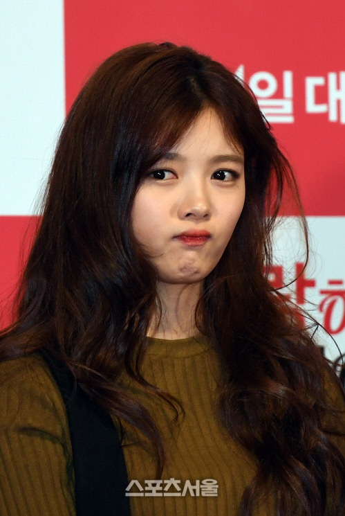오늘자 시사회 김유정 | 인스티즈