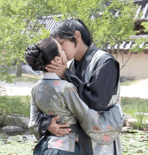 키스신 찍고 난 후 배우들 반응.gif | 인스티즈