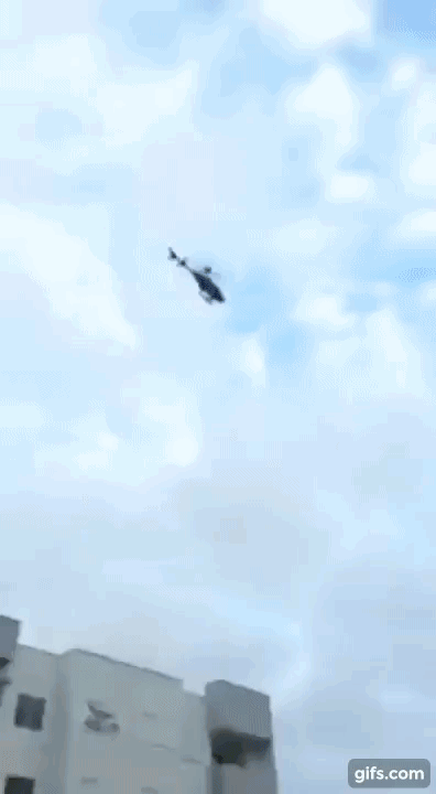 빠른 속도로 추락하는 헬기.gif | 인스티즈