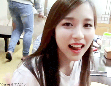 [트와이스] 싸움 제일 못할거 같은 맴버 gif | 인스티즈