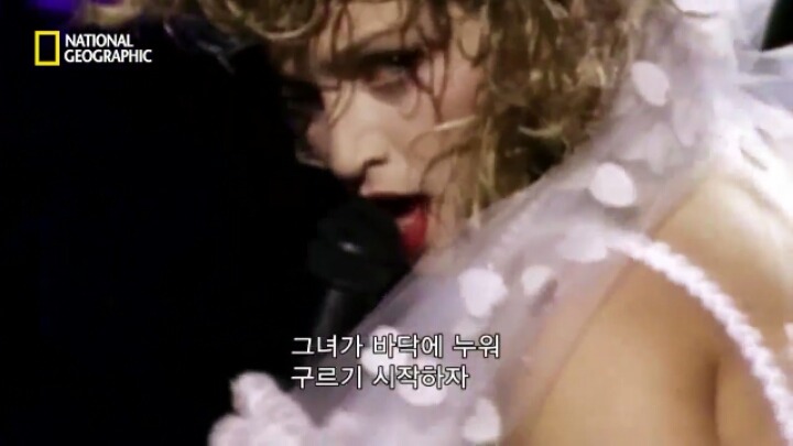 등장하자마자 세계를 경악에 빠뜨리게 한 가수 | 인스티즈