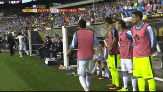 오늘자 출전 안시켜줘서 빡친 수아레즈.gif | 인스티즈