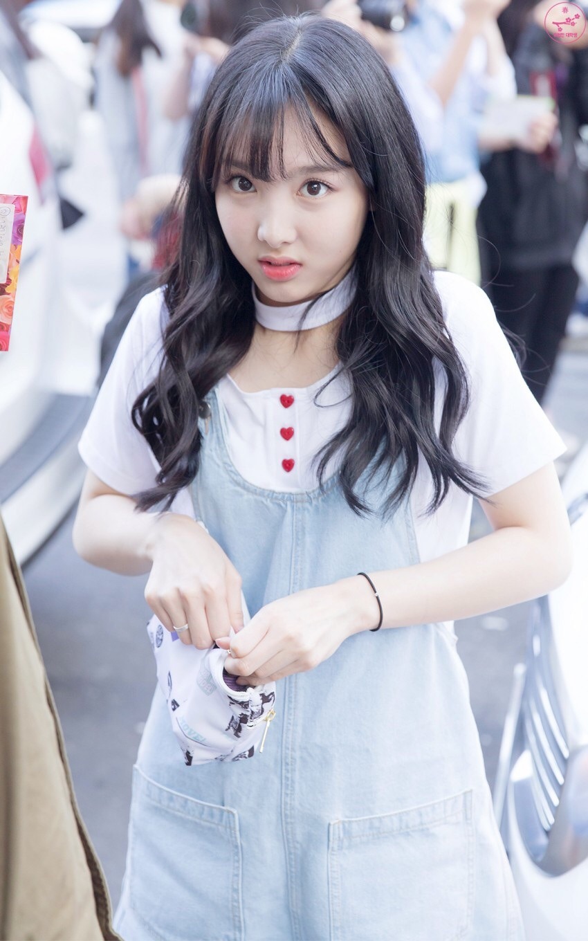 [트와이스] 정확히 1년전 오늘 9명의 소녀들의 모습과 현재 | 인스티즈