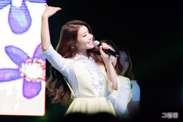 [러블리즈] 식스테일 잡으려다 놓쳐서 미주 | 인스티즈