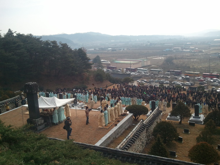 운장대~동봉 삼장봉) - 안동옥대통령황금카페 유태인이 신이 선택한 민족이라면, 우리 민족은 ‘천손족(天孫族)’ 하늘 섭리를 받은 천명으로... 