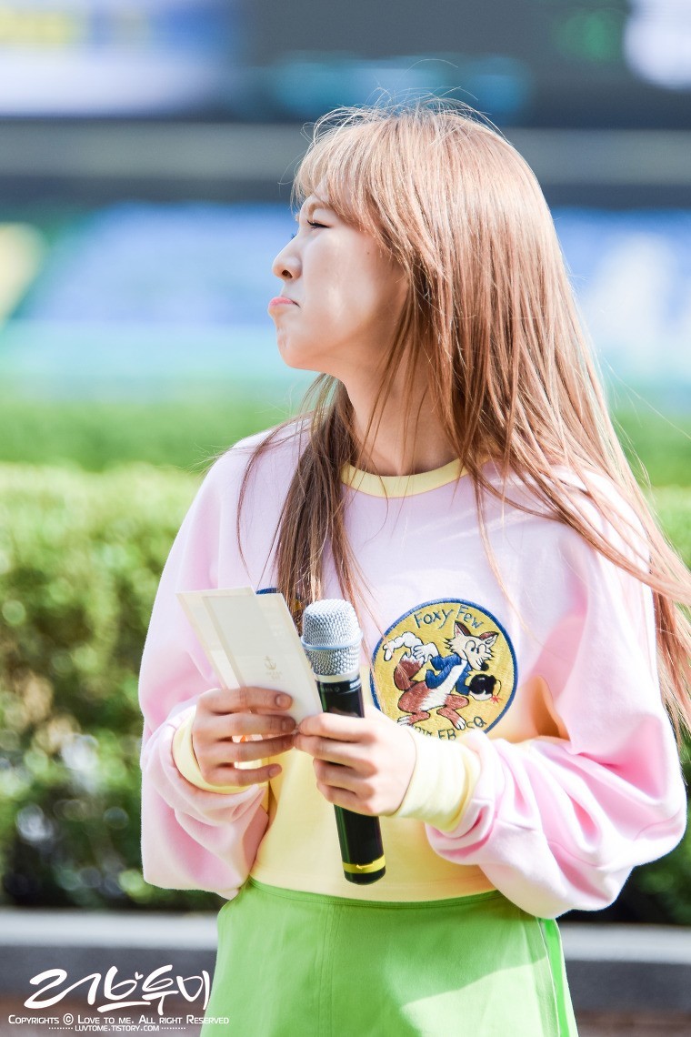 시무룩한 레드벨벳 웬디(완무룩).JPG | 인스티즈