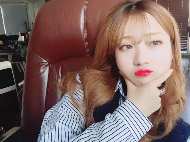 잘생긴 사람들이 사진찍을때 취하는 포즈.jpg | 인스티즈