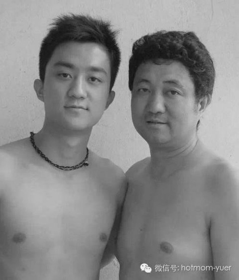 무려 27년간 매년 아들과 같은 사진을 찍은 아버지 | 인스티즈