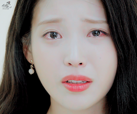 이별 통보 받고 우는것 같은 아이유.jpg | 인스티즈