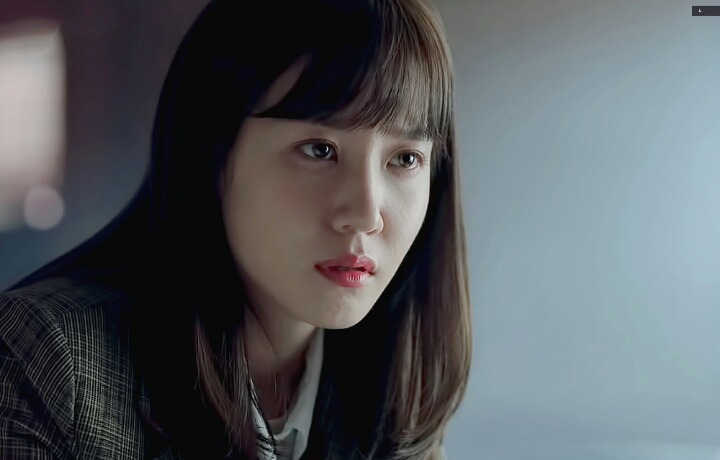 안흔한 판사 비주얼.gif | 인스티즈