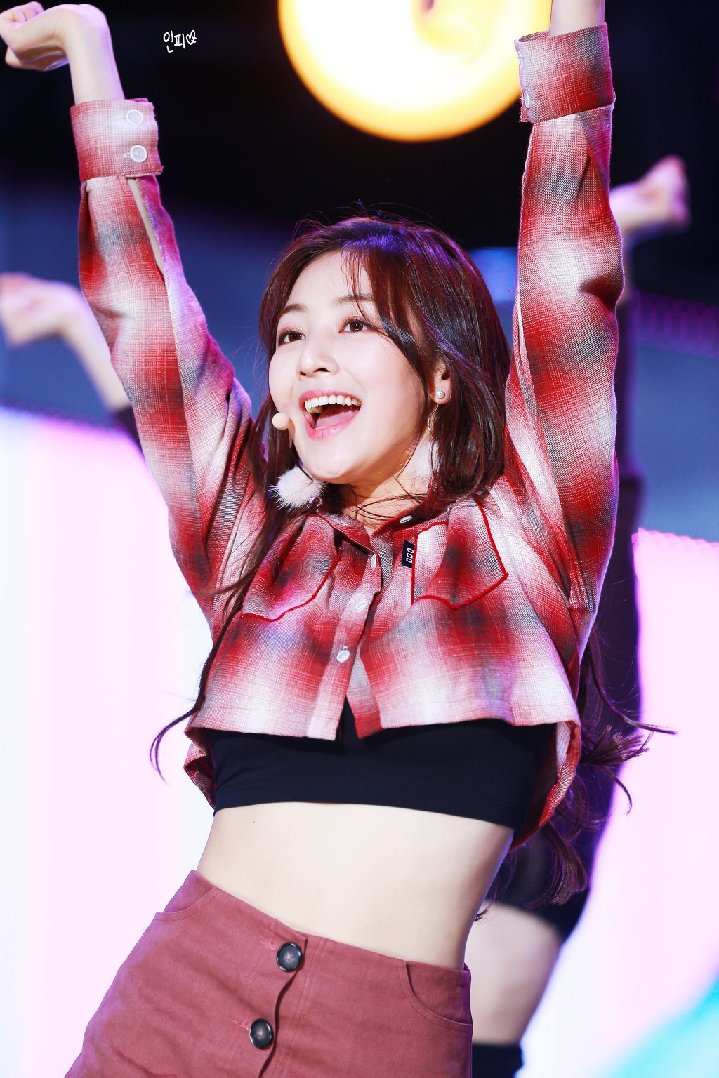 지효 허리라인 ㄷㄷㄷ | 인스티즈