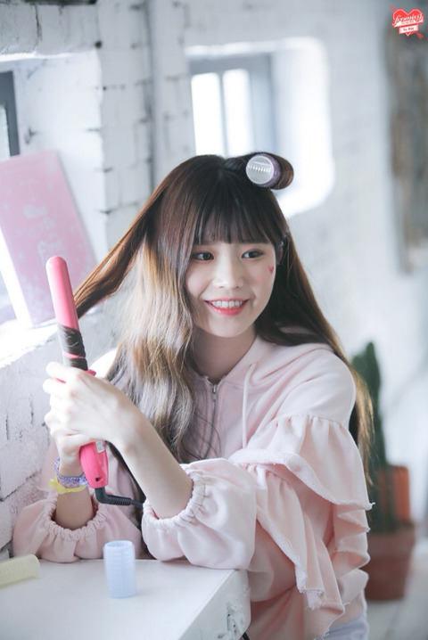 약속회 응모권 2장을 써야되나 고민하는중에 프로미스 나인 송하영 | 인스티즈
