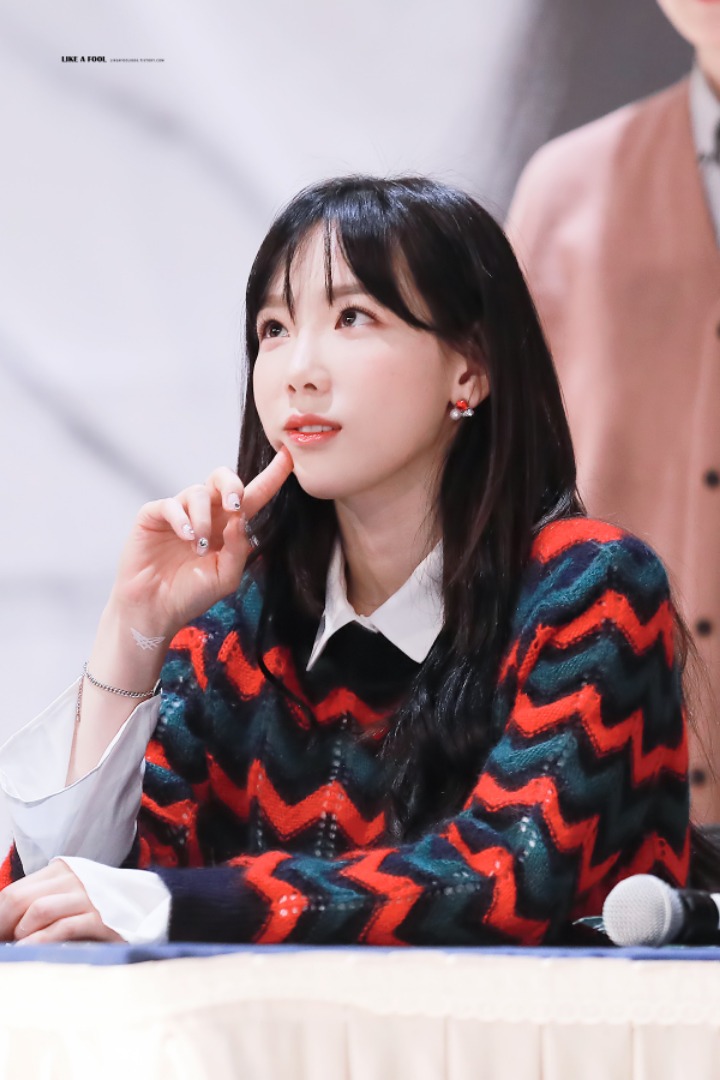 171217 태연 in 롯데월드몰 | 인스티즈