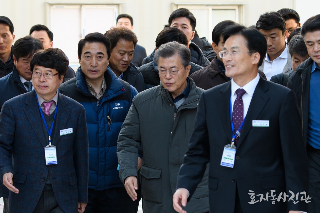 [효자동사진관] 문재인 대통령 포항여고 방문 사진(엄청 시끄럽긔) | 인스티즈