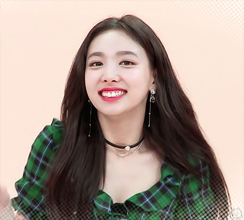 아이돌룸에서 겁나 이쁘고 귀엽고 섹시하고 다 해버린 나연이 | 인스티즈