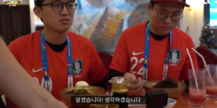 쉬지않고 게겐프레싱하는 북한 옥류관 직원.jpg | 인스티즈