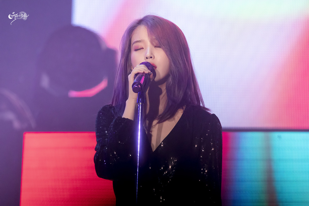 보라색 머리 아이유.jpg | 인스티즈
