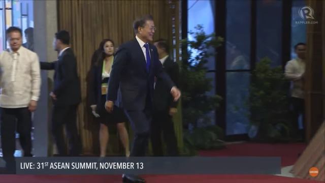 11/13 ASEAN 개막식에 참석한 문재인 대통령.jpg | 인스티즈