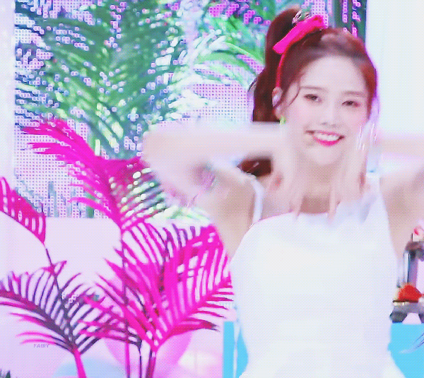 웃는게 예쁜 오마이걸 리더 효정 .GIF | 인스티즈