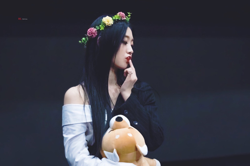 다시 흑발로 돌아온 러블리즈 지수.gif | 인스티즈