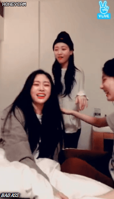 언니한테 뜻밖의 디스 시전하는 러블리즈 막내.gif | 인스티즈