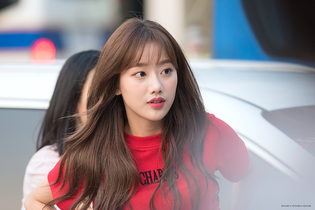 서울 광장에 등장한 여신 | 인스티즈