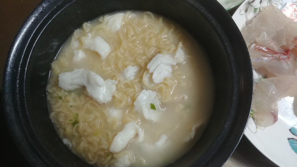 어두리<> 이미지