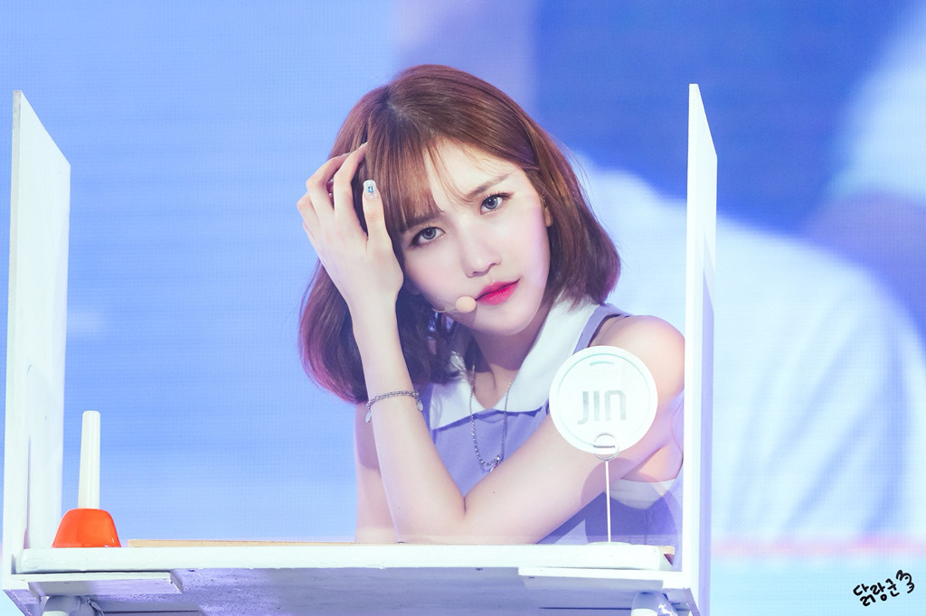 [러블리즈] 뒷덜미가 저리는 기분이라서 명은이 | 인스티즈