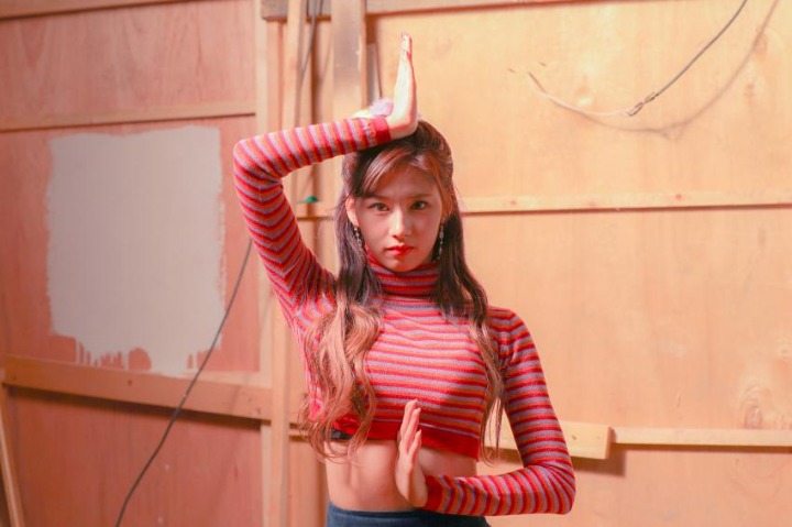 트와이스 하트셰이커 뮤비촬영장 사진 난사하는 네이버 스타캐스트 | 인스티즈