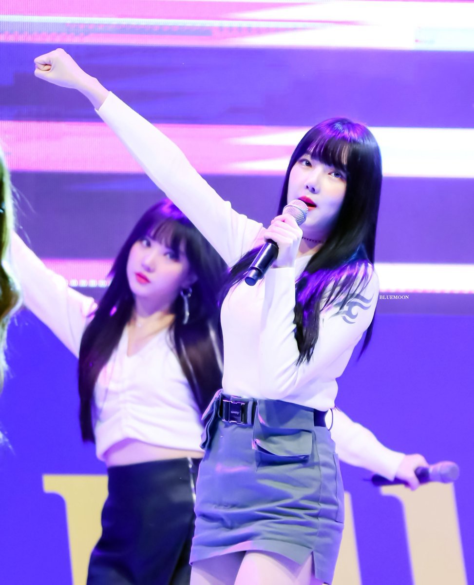 혼자서 이쁘고 귀엽고 섹시하고 다하는 여자친구 예린이.jpgif | 인스티즈