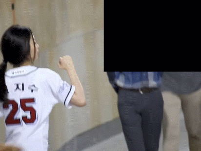 실제로 가까이서 아이돌을 봤을때.gif | 인스티즈